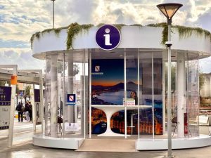 naugurazione Campania Welcome Hub Aeroporto Napoli Capodichino con assessore Felice Casucci e vertici Gesac.